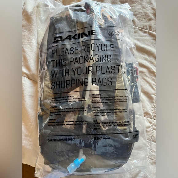 SYNCLINE 16L HYDRATION PACK | NEW - Picture 2 of 3